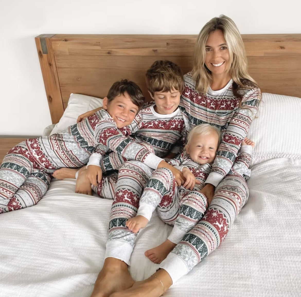 Pyjama assorti motifs rouge et vert maman papa famille matching